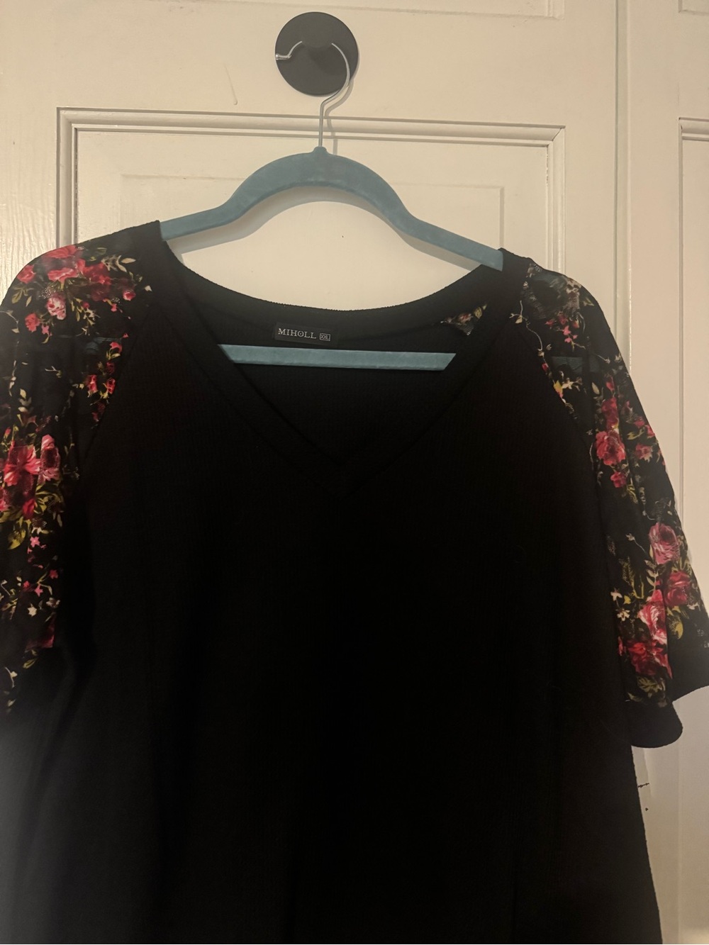 MIHOLL XXL Black V-Neck Top with Floral Sheer Sleeves - Picture 2 of 9